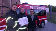 Scheckbeträge an die Jugendfeuerwehr